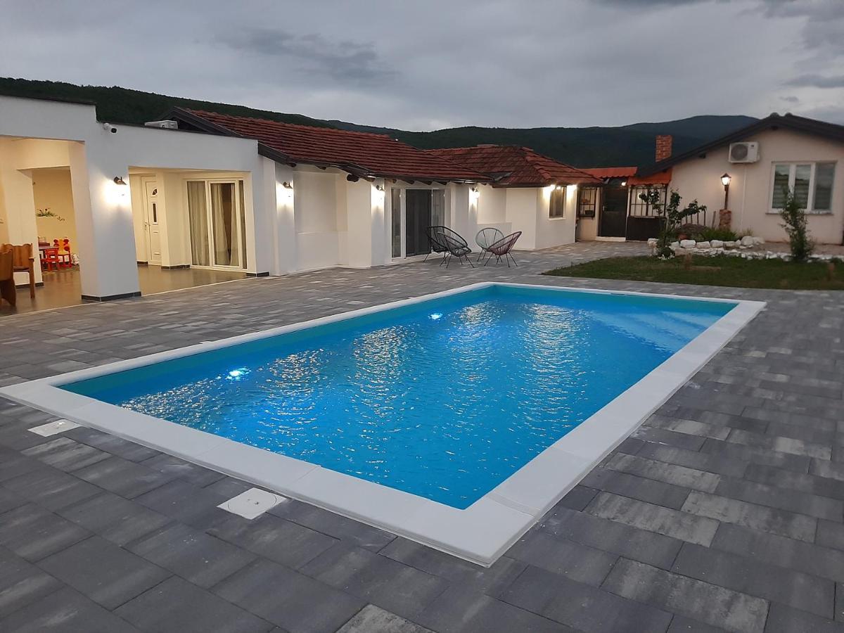 Вилла Family Estate Hadzalova Avlija Бихач Экстерьер фото