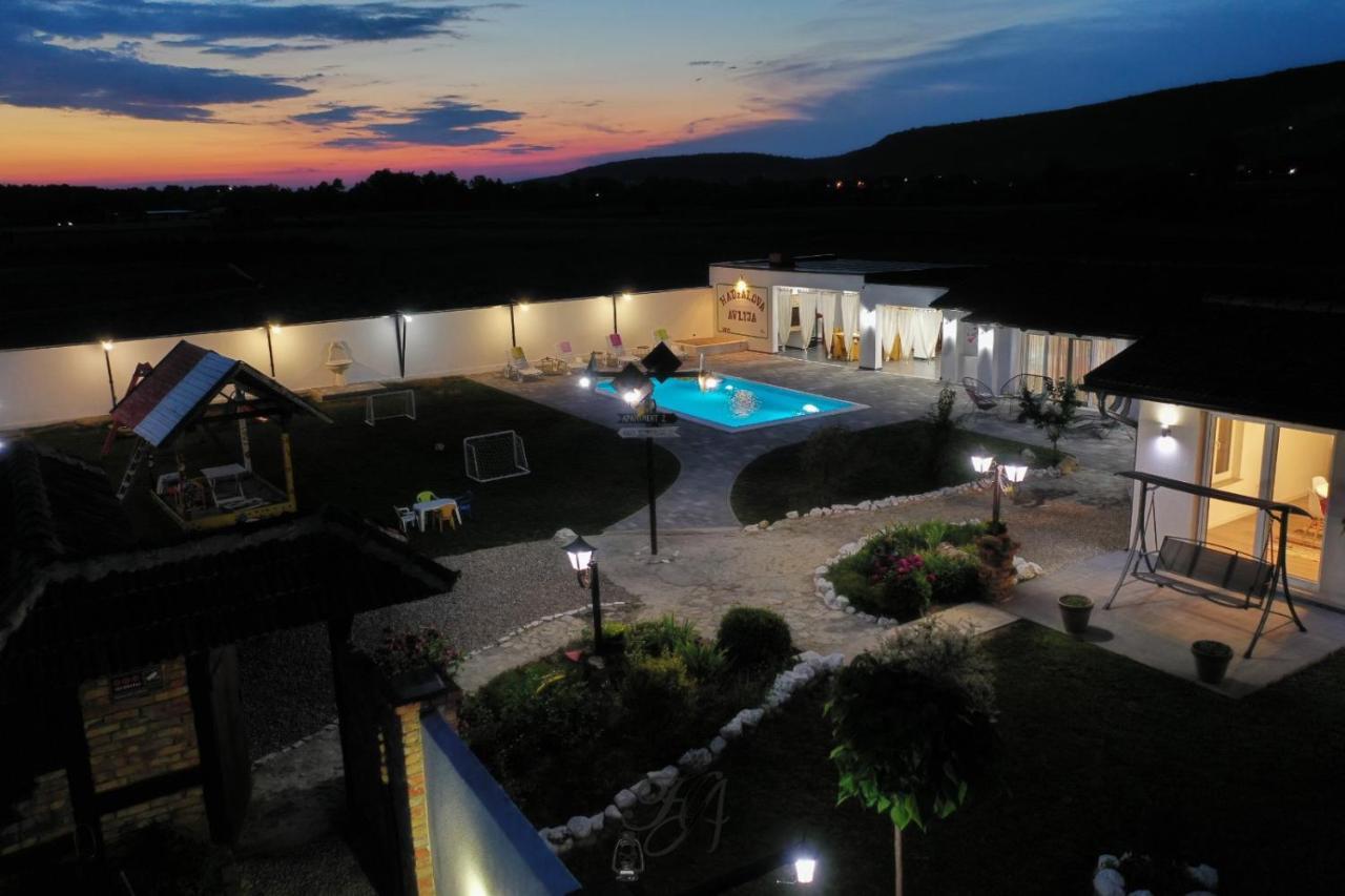 Вилла Family Estate Hadzalova Avlija Бихач Экстерьер фото