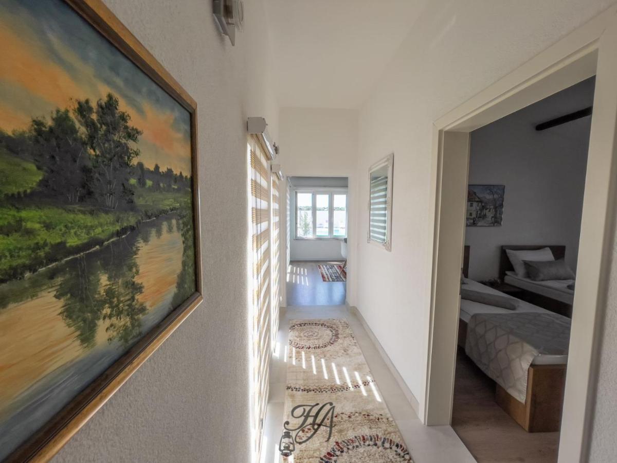 Вилла Family Estate Hadzalova Avlija Бихач Экстерьер фото